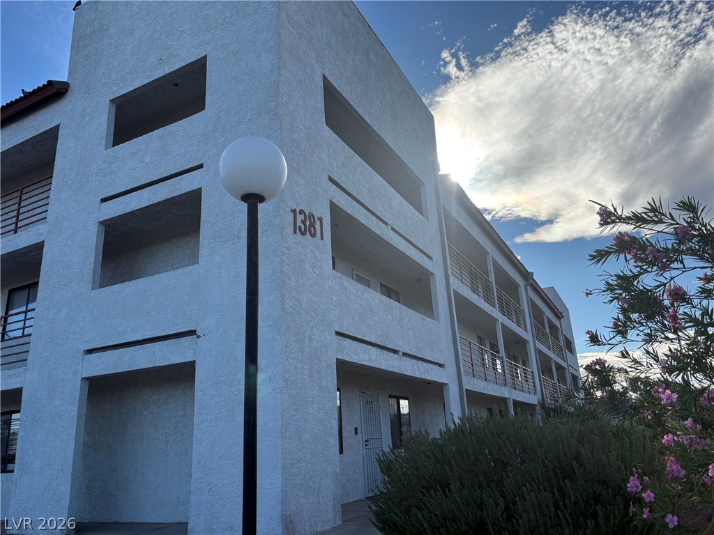 1381 East University Avenue 207 — photo