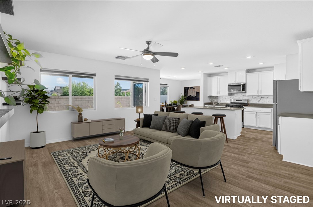 1586 Gold Sunset Avenue — photo