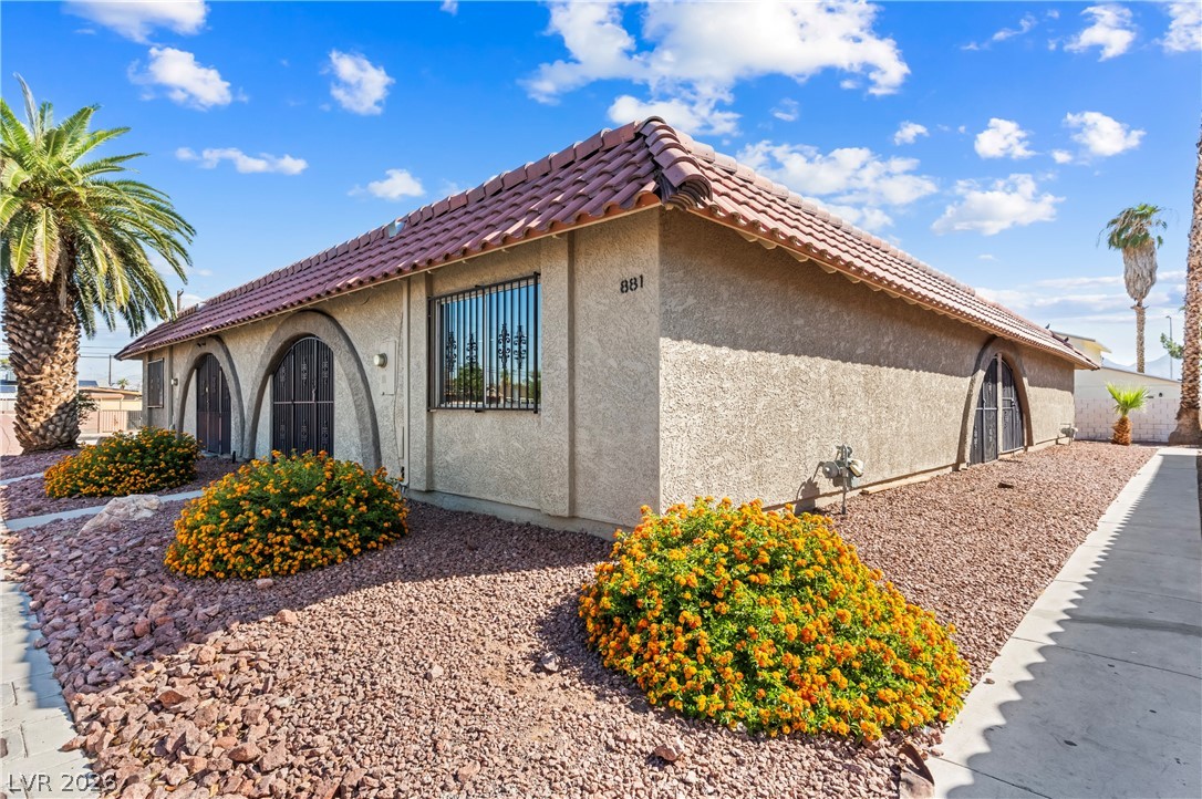 881 Mantis Way Unit 1 — photo