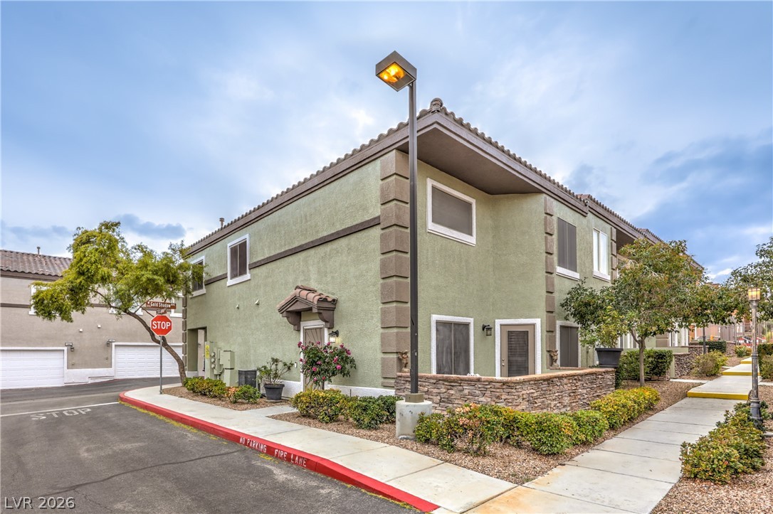 10450 Gold Shadow Avenue — photo