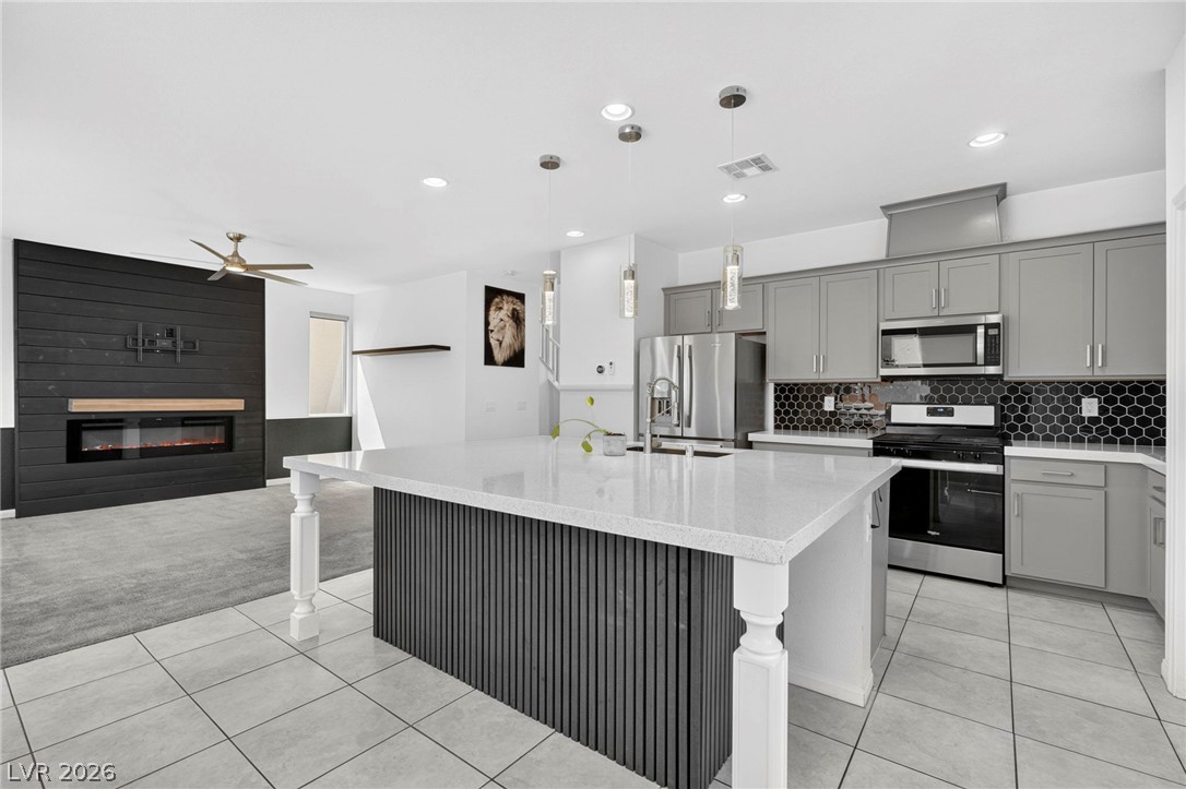 4618 Chirping Street — photo