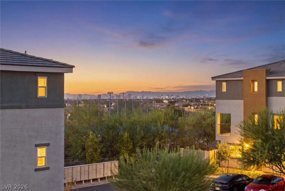 10059 Dazzling Sunrays Avenue — photo