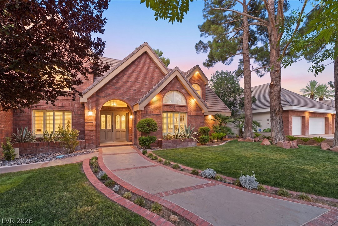 2252 Buckingham Court — photo