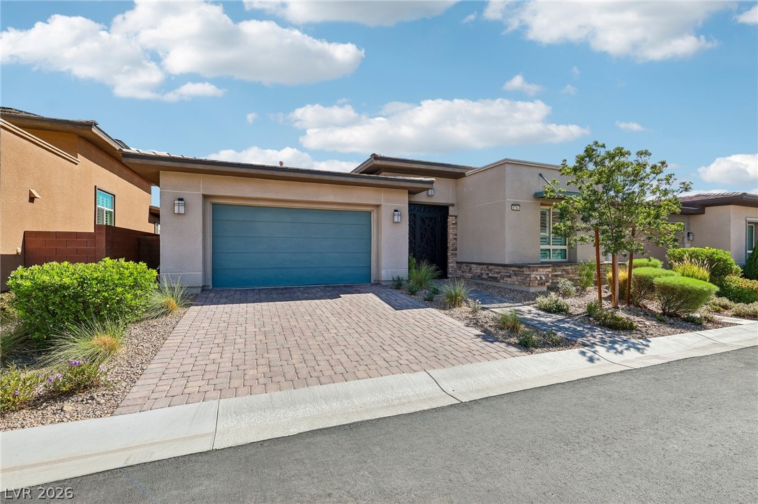 6754 Desert Crimson Street — photo