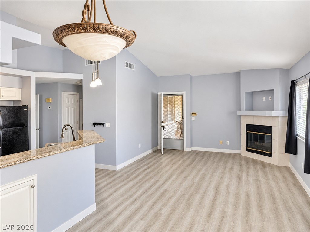 1530 Dallas Terrace 0 — photo