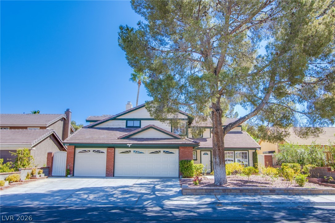 2342 Viewcrest Road — photo