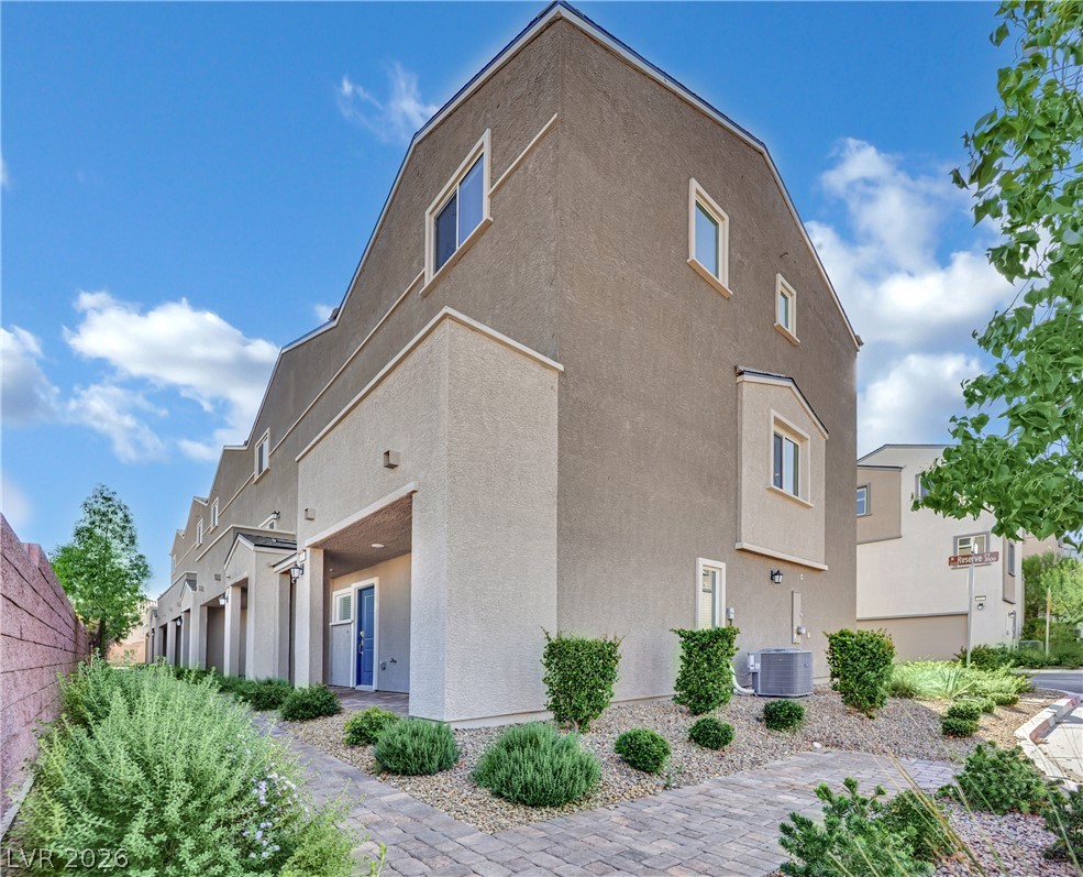 3558 Reserve Court — photo