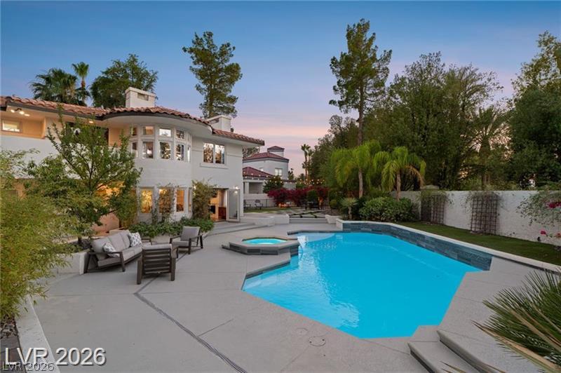 2233 Versailles Court — photo