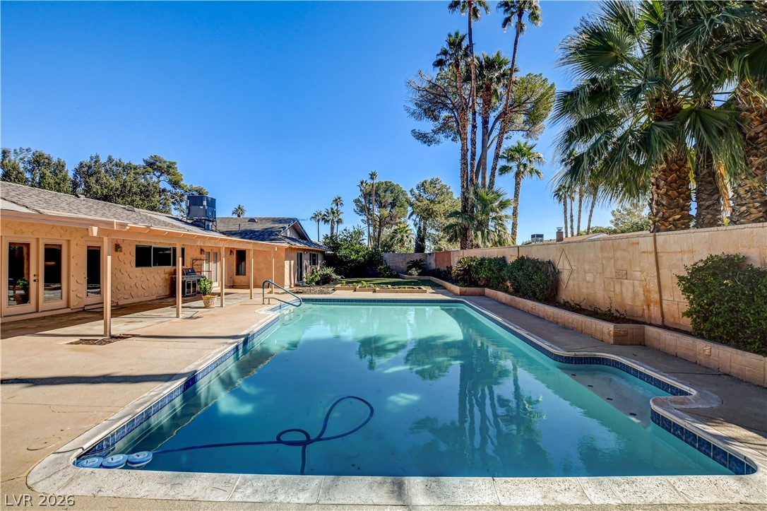 3753 Meadowcrest Drive — photo
