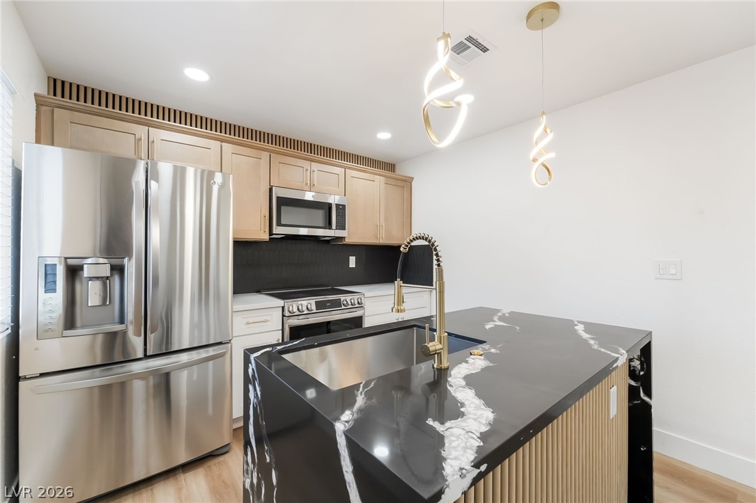 5332 River Glen Drive 400 — photo