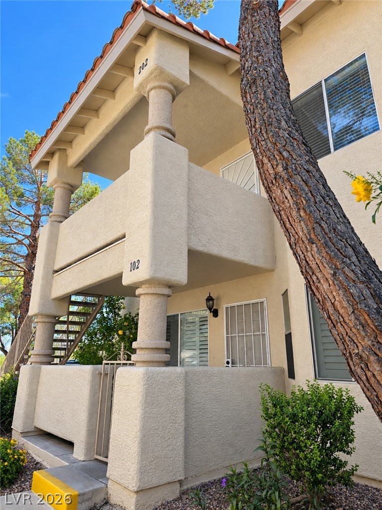 905 Rockview Drive 202 — photo