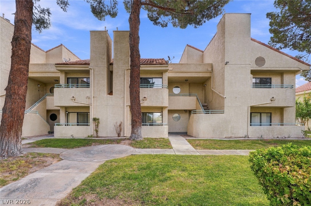 830 North Sloan Lane Unit 202 — photo