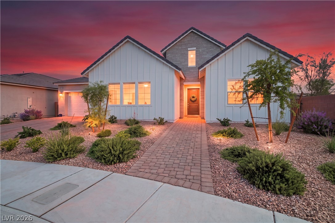 5745 North Golden Chase Court — photo