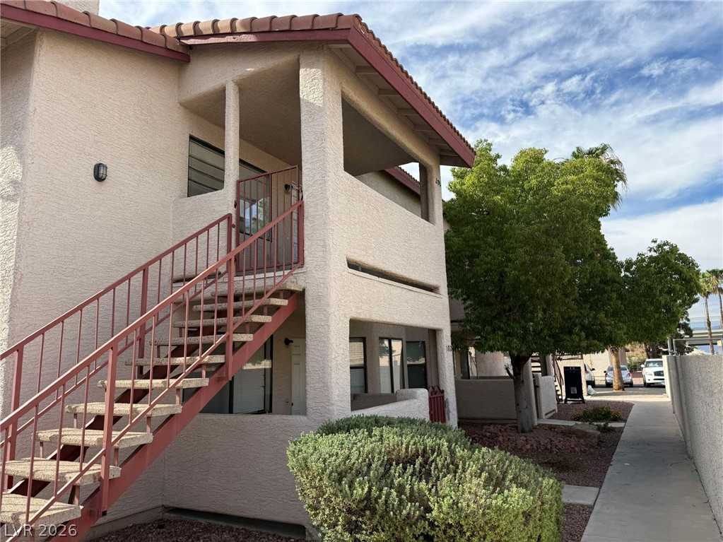 761 Rock Springs Drive 202 — photo