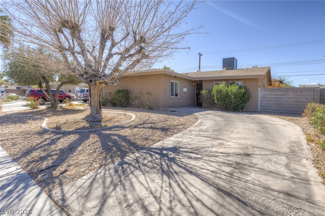 1305 North Mojave Road — photo
