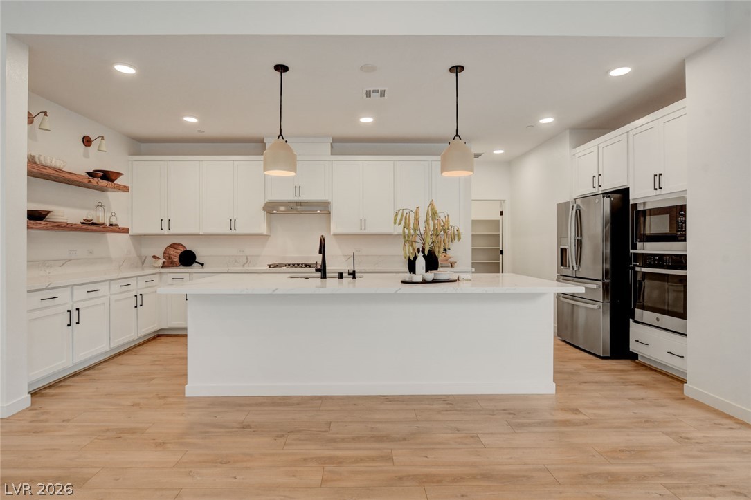 10151 Evergreen Pine Street — photo