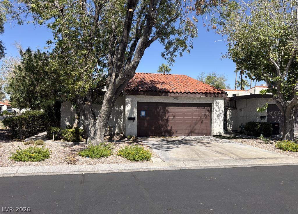 2438 El Paseo Circle — photo