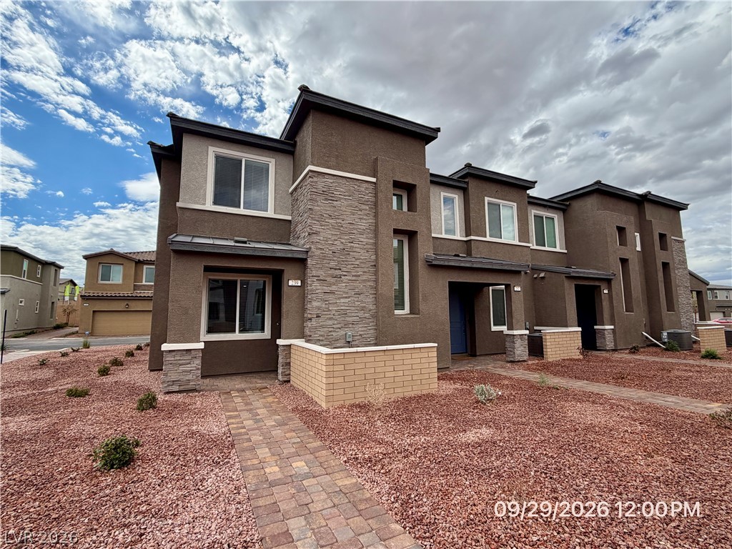239 Freeport View Place — photo