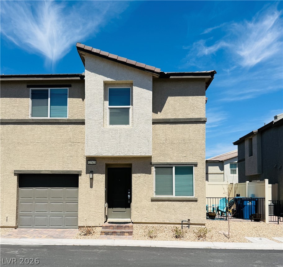 2742 Matador Red Avenue — photo