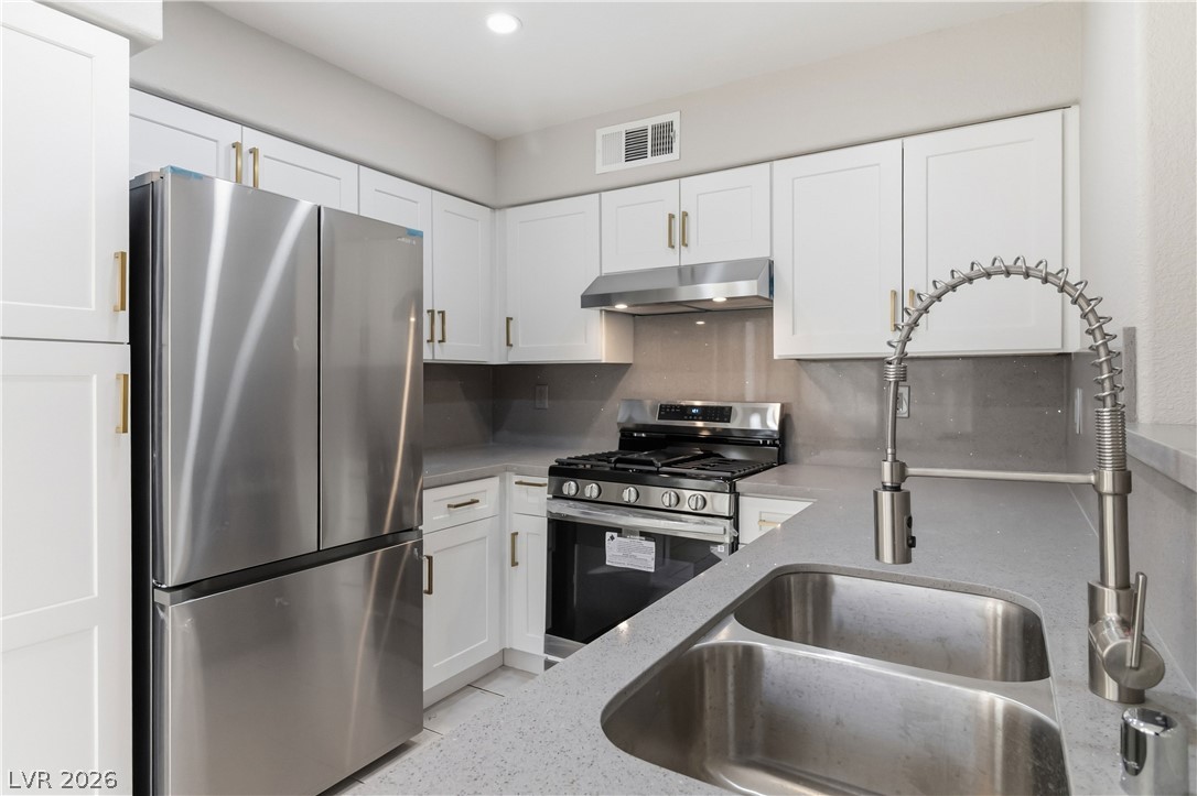 3144 Tarpon Drive 204 — photo