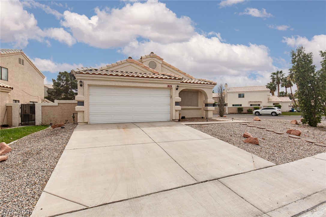 352 Lander Drive — photo