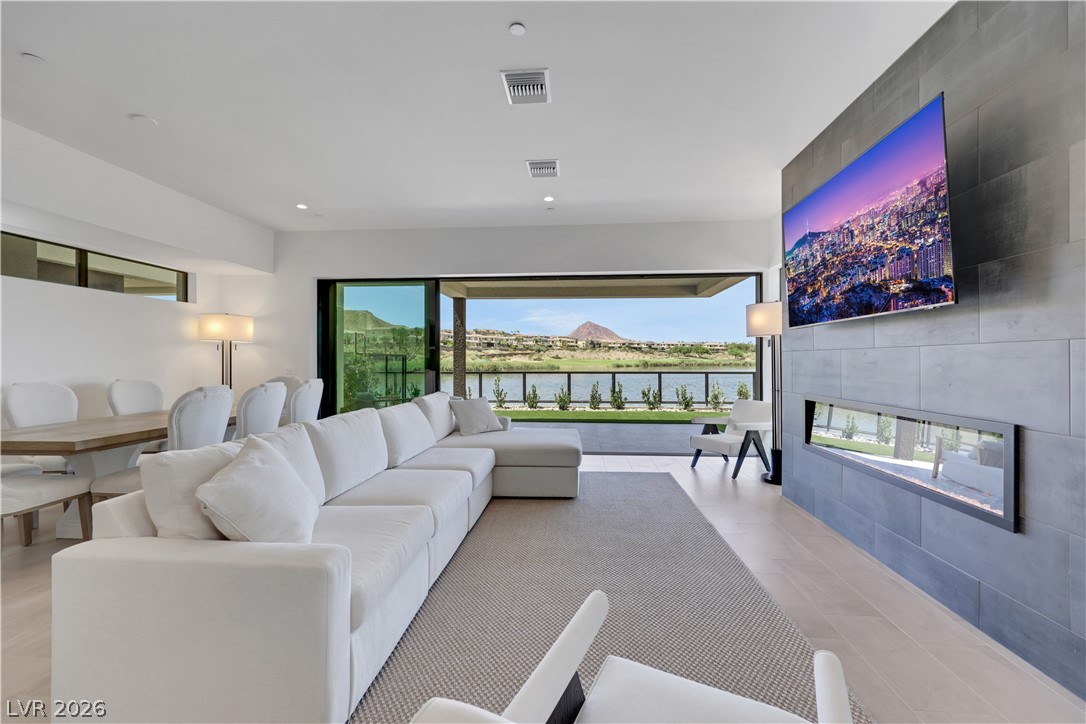 66 Lakefront Drive — photo