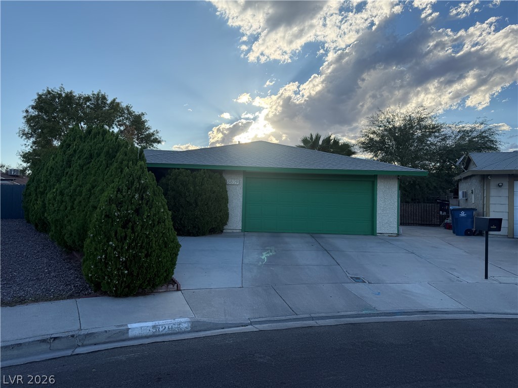 5829 Halfmoon Way — photo
