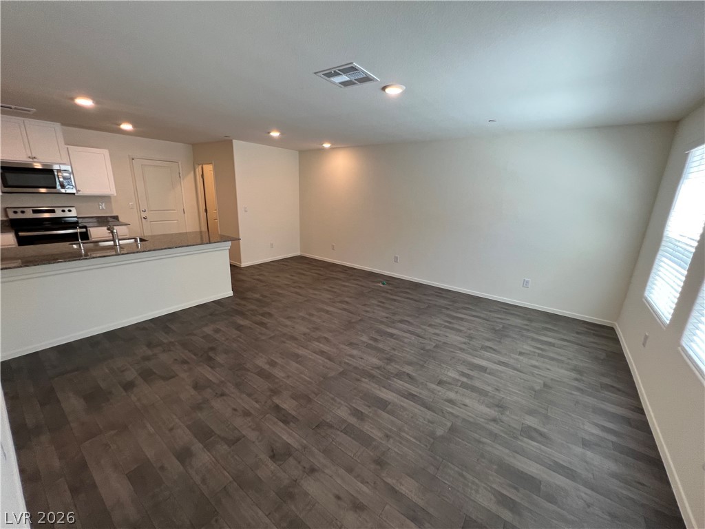1112 Ruby Sparrow Street — photo