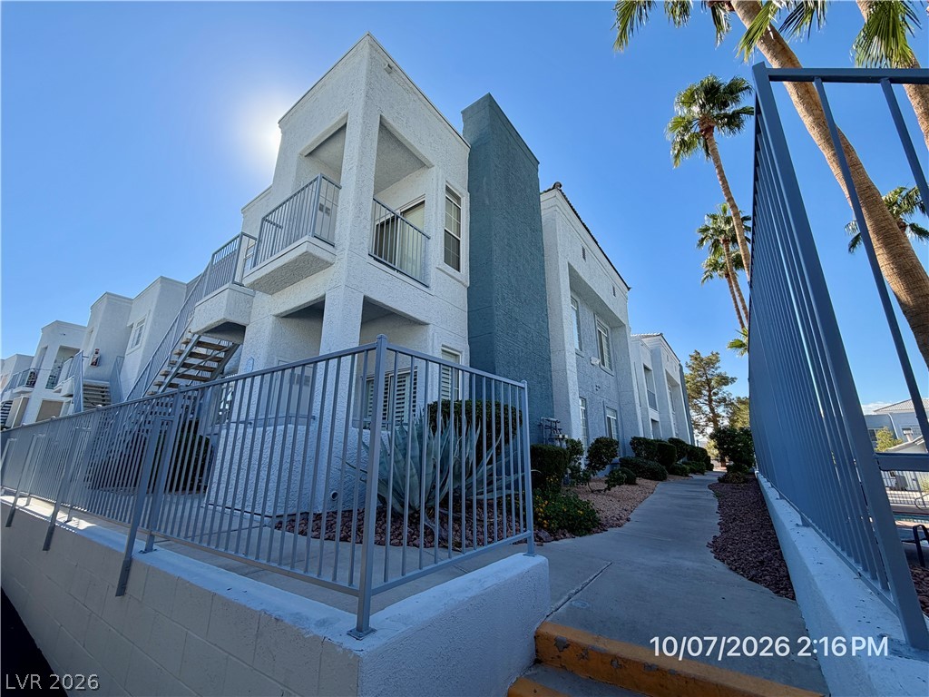 2201 Ramsgate Drive Unit 724 — photo