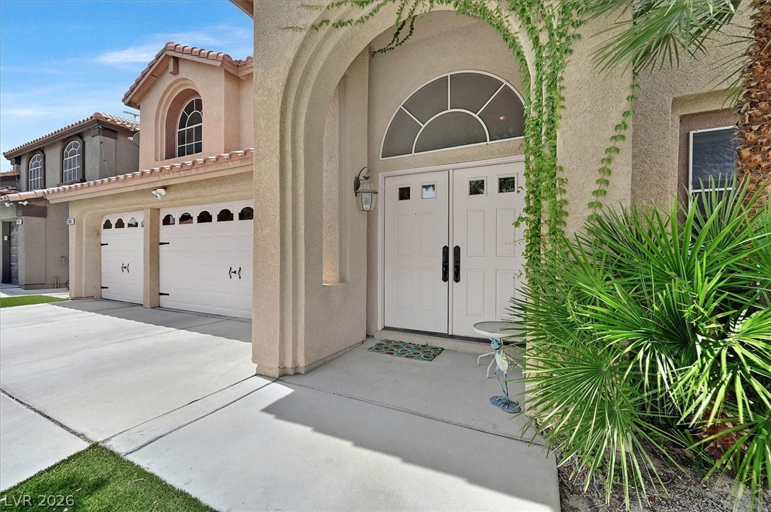3905 Larkcrest Street — photo