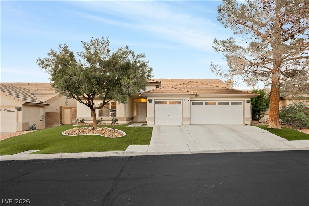 952 Wild West Drive — photo