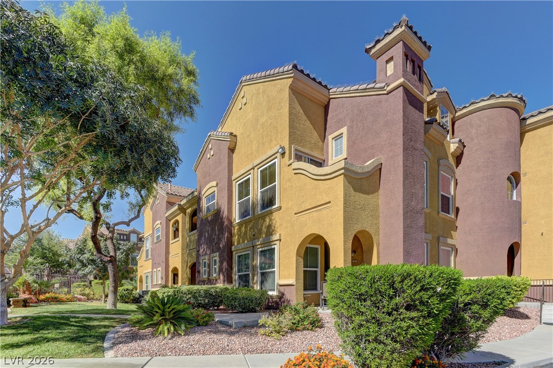 3975 North Hualapai Way Unit 217 — photo