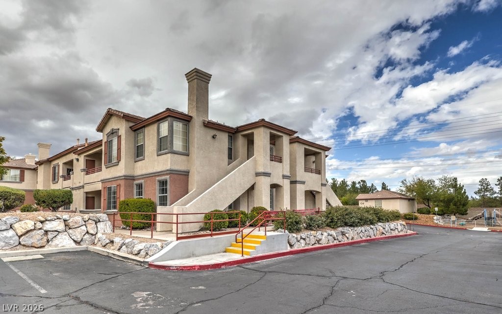 10233 King Henry Avenue Unit 104 — photo