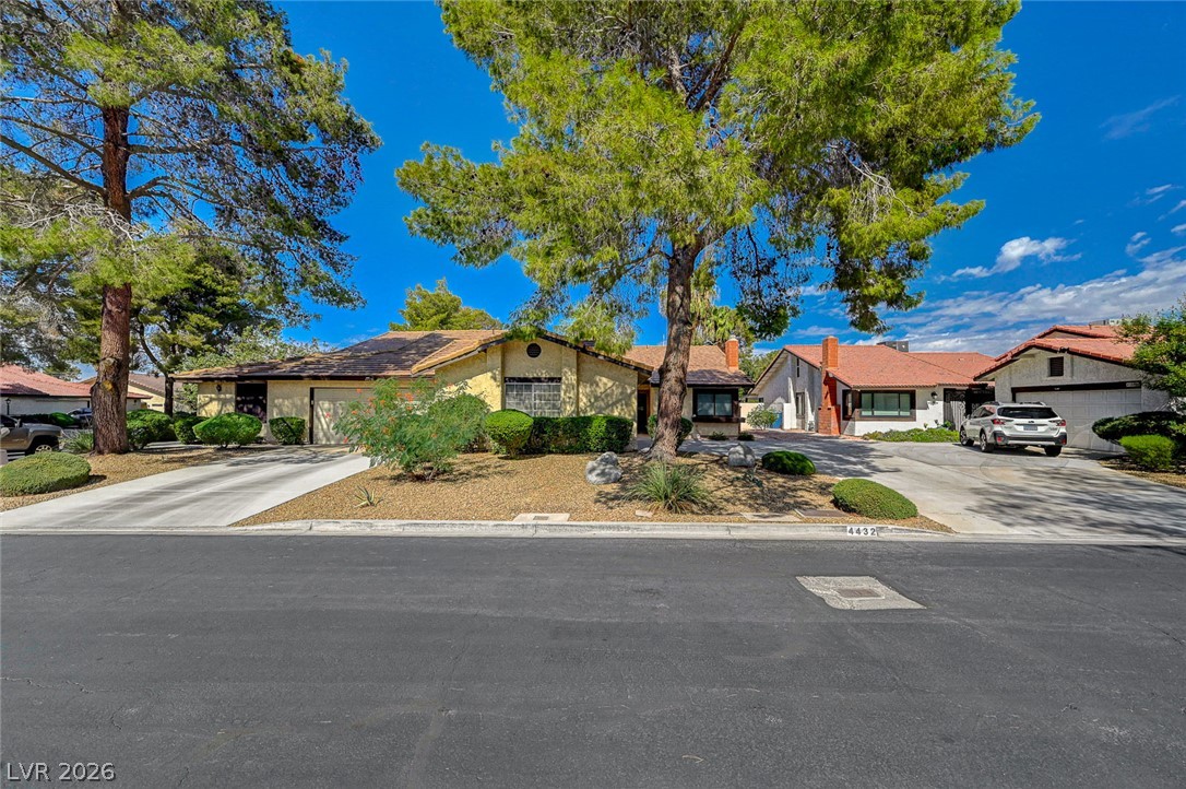4432 Live Oak Drive — photo
