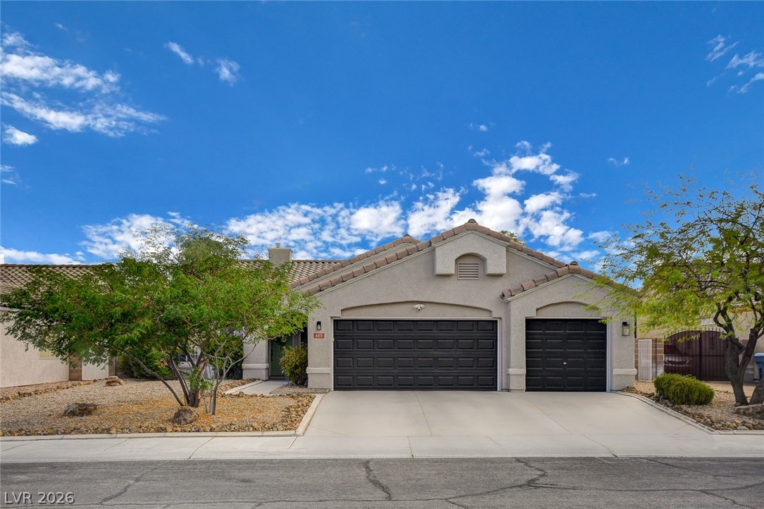 6113 Desert Haven Road — photo
