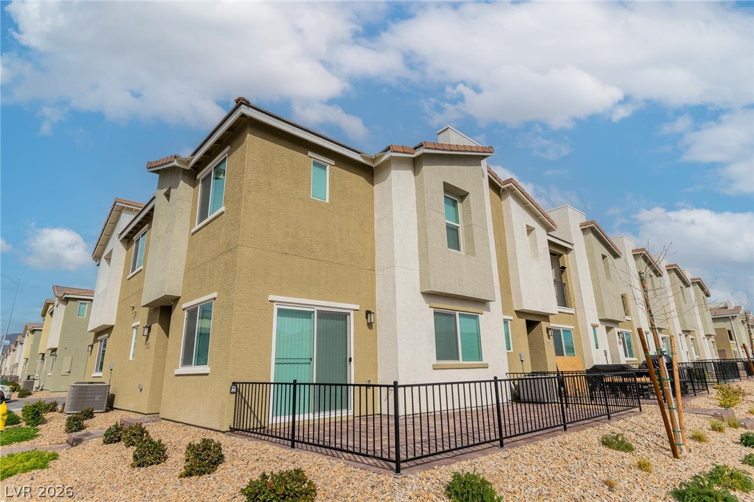 2637 Wimbledon White Court — photo