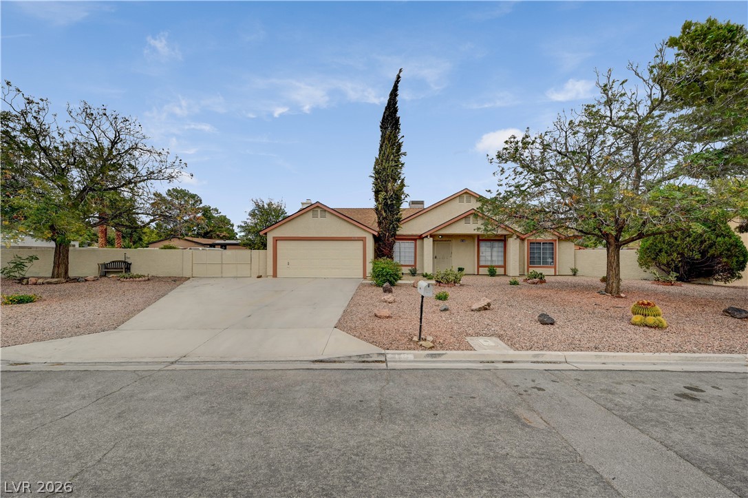 4618 Black Stallion Avenue — photo