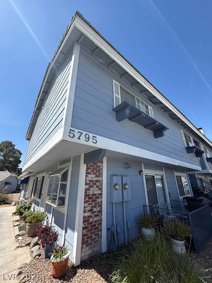 5795 Medallion Drive Unit 202 — photo