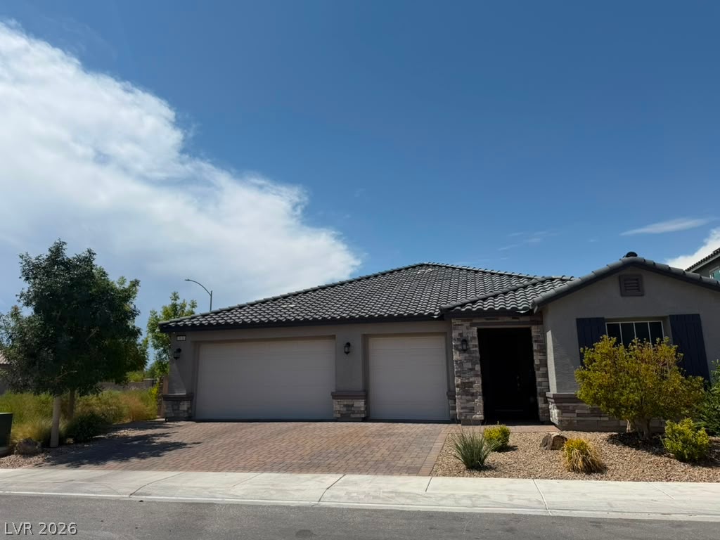 3936 Snow Fawn Avenue — photo