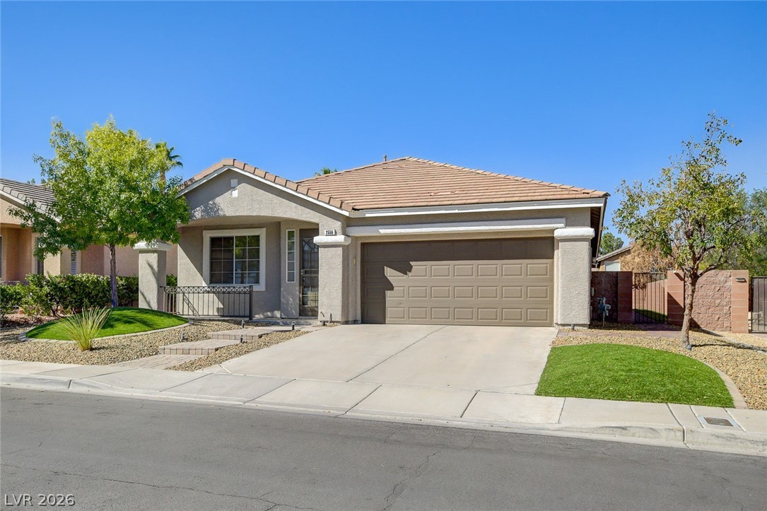 2556 Hitchcock Street — photo