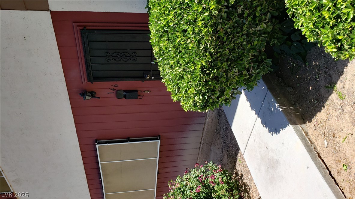 146 Greenbriar Townhouse Way — photo