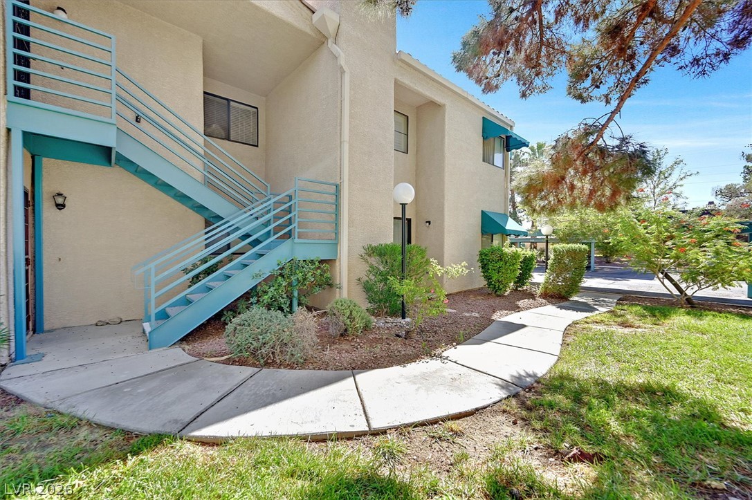 2180 Pinetop Lane Unit 201 — photo