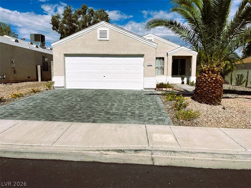 712 Roberta Alecia Avenue — photo