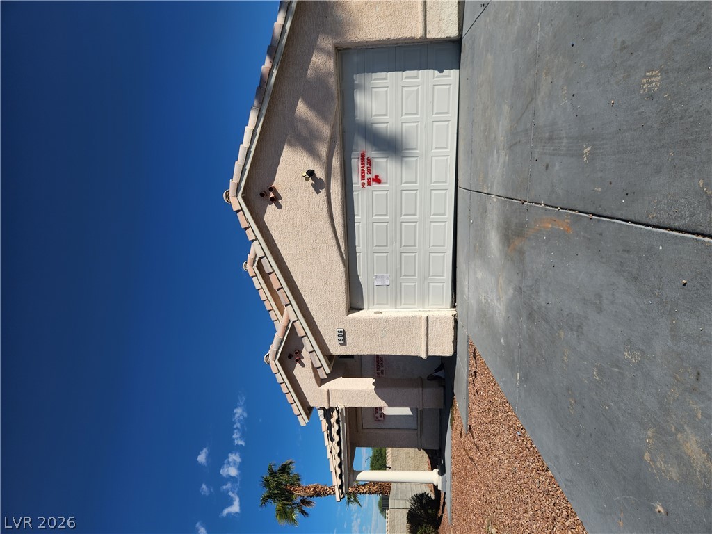 906 Dodee Court — photo