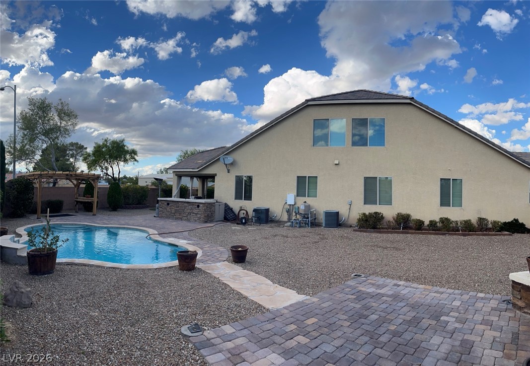 5601 Mackenzie Park Court — photo