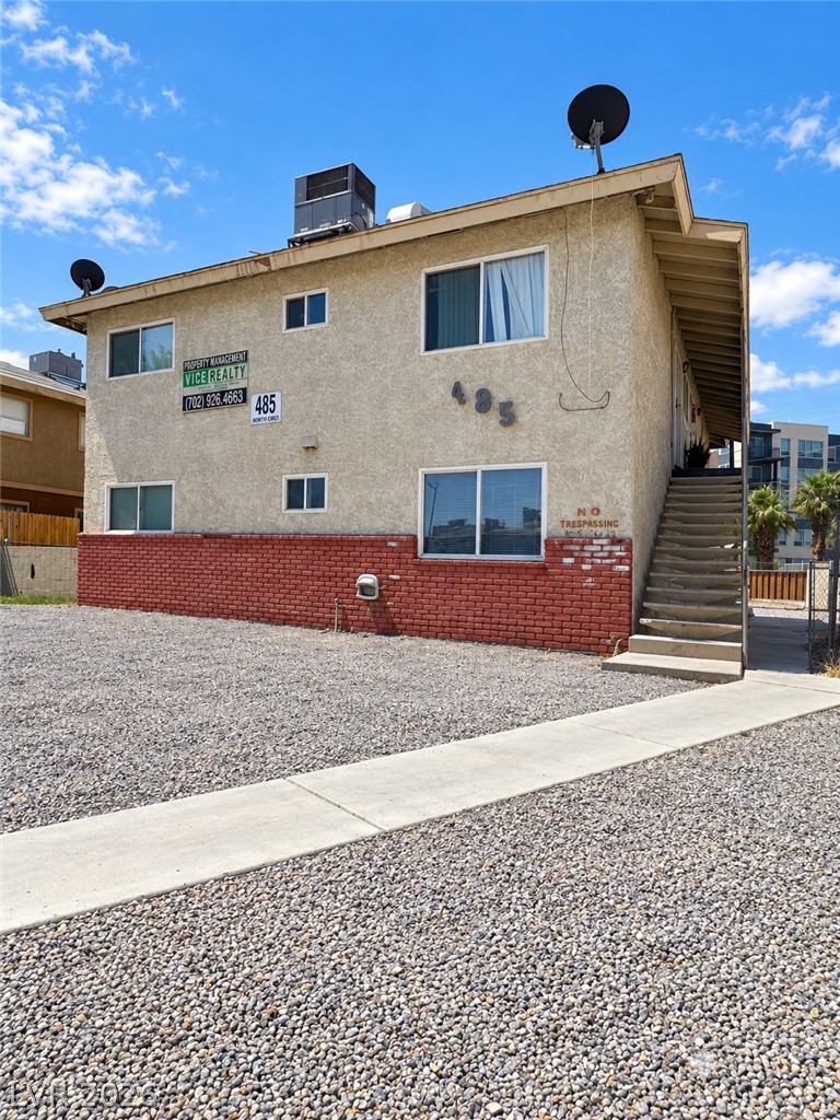 485 North Circle — photo