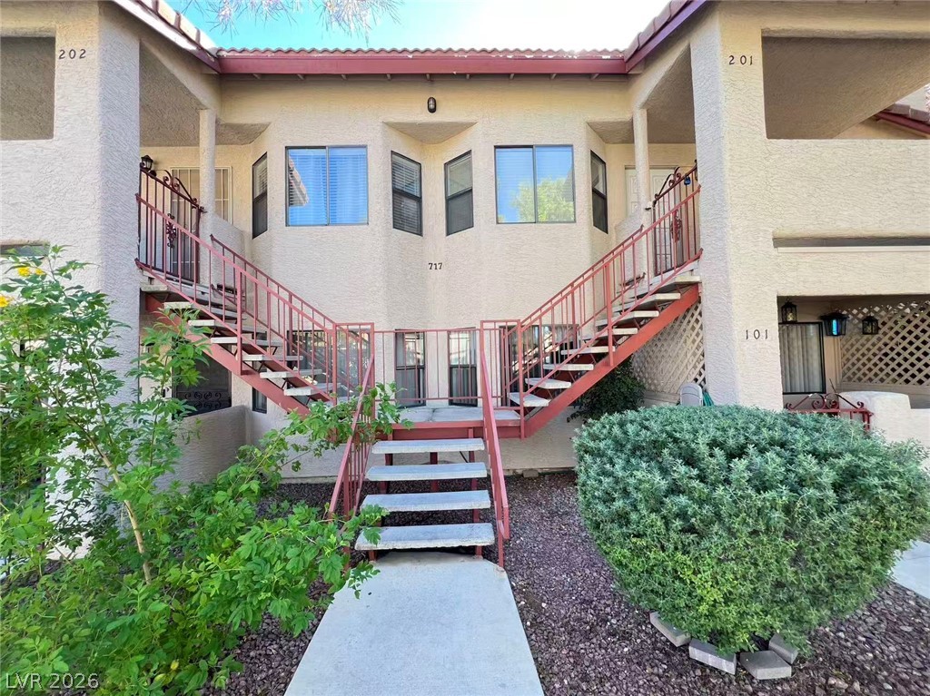 717 Rock Springs Drive Unit 201 — photo