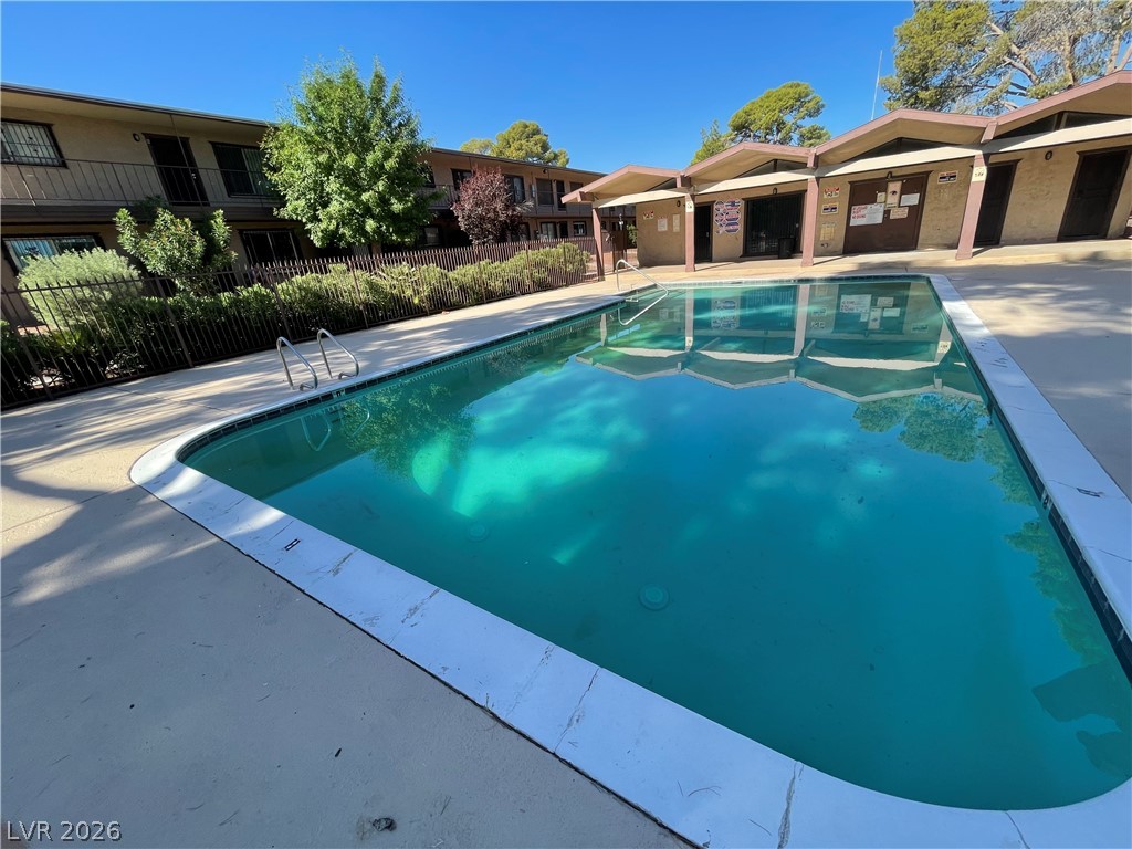605 South Royal Crest Circle Unit 24 — photo