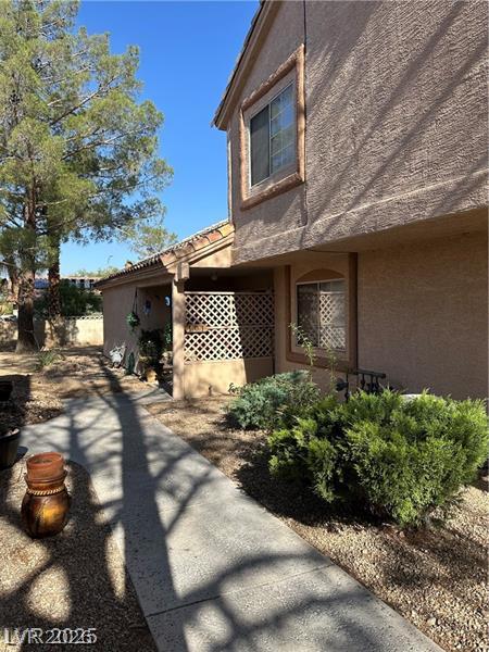 1600 North Torrey Pines Drive Unit 101 — photo