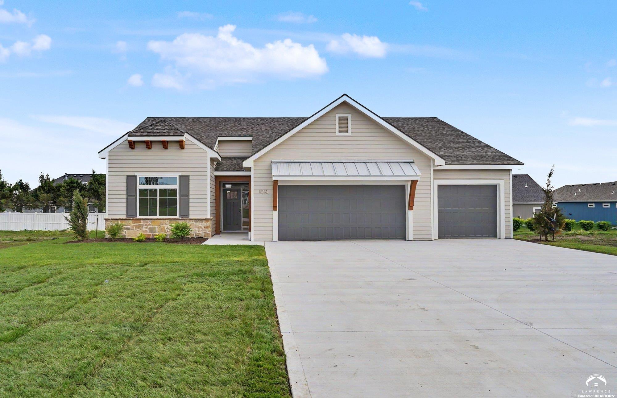 1013 Bluestem Circle — photo